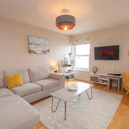 North Bay Penthouse Apartmán