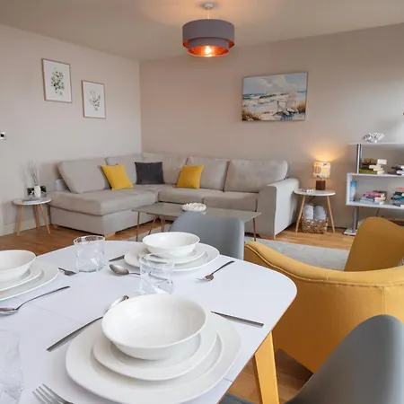North Bay Penthouse Apartment