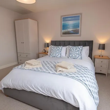 North Bay Penthouse * Σκάρμπορο