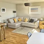 North Bay Penthouse 公寓